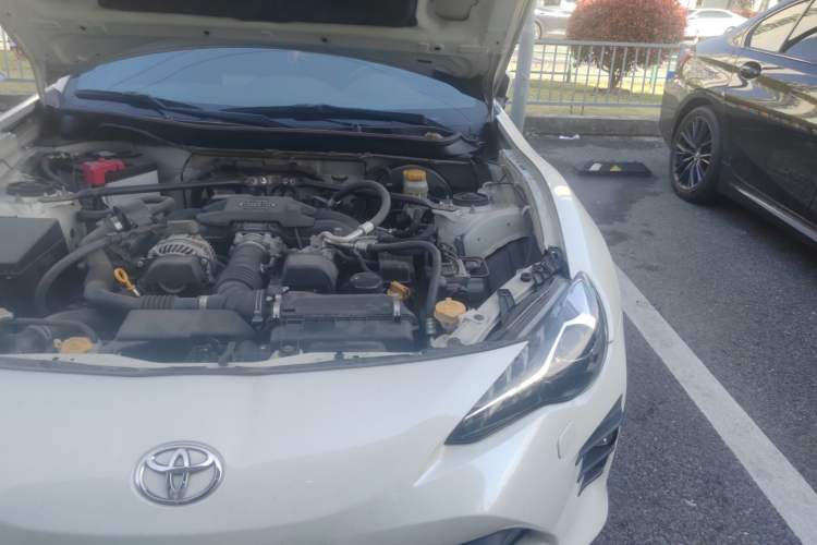 Used Toyota 86 2019 2.0L Manual Luxury Edition Engine Bay Left