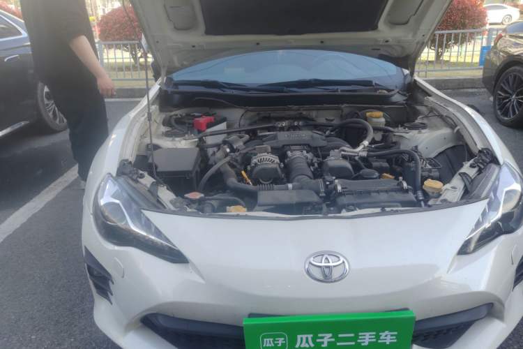 Used Toyota 86 2019 2.0L Manual Luxury Edition Engine Bay Right