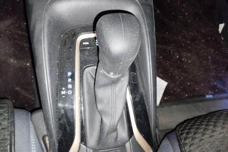 Used Toyota Allion 2023 2.0L Pioneer Edition Gear Lever
