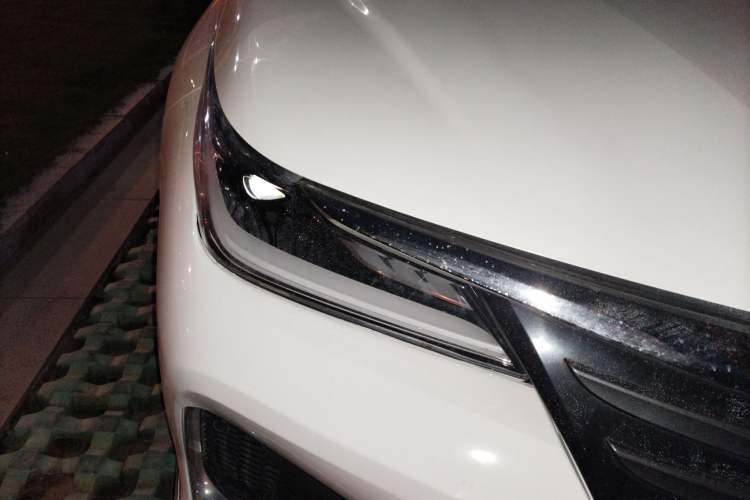 Used Toyota Allion 2023 2.0L Pioneer Edition Right Front Headlight