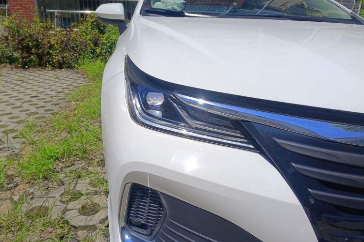 Used Toyota Allion 2021 2.0L Luxury Edition Right Front Headlight