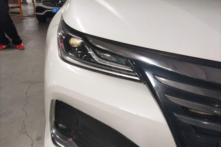 Used Toyota Allion 2021 2.0L Luxury Edition Right Front Headlight