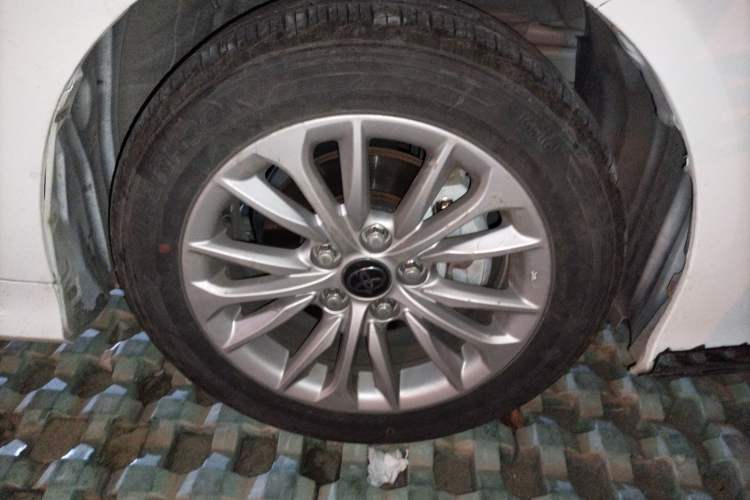 Used Toyota Allion 2023 2.0L Pioneer Edition Right Front Wheel Hub