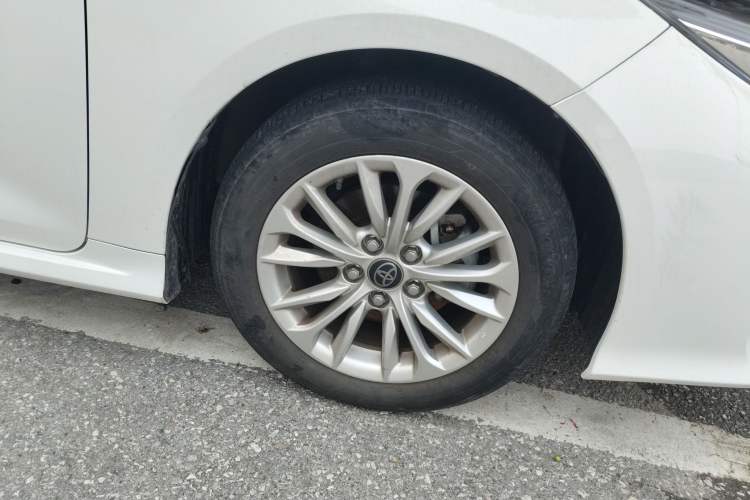 Used Toyota Allion 2021 2.0L Luxury Edition Right Front Wheel Hub