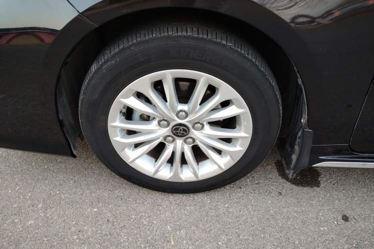 Used Toyota Allion 2021 2.0L Deluxe Edition Left Front Wheel Hub
