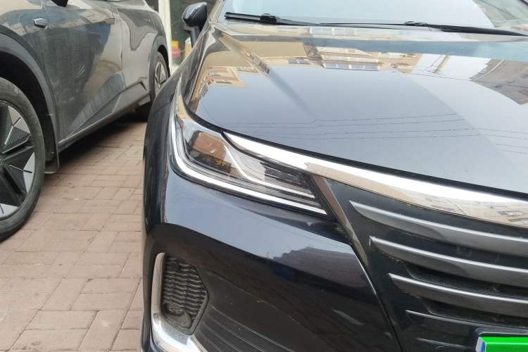 Used Toyota Allion 2021 2.0L Luxury Edition Right Front Headlight