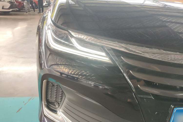 Used Toyota Allion 2021 2.0L Ambition Edition Right Front Headlight