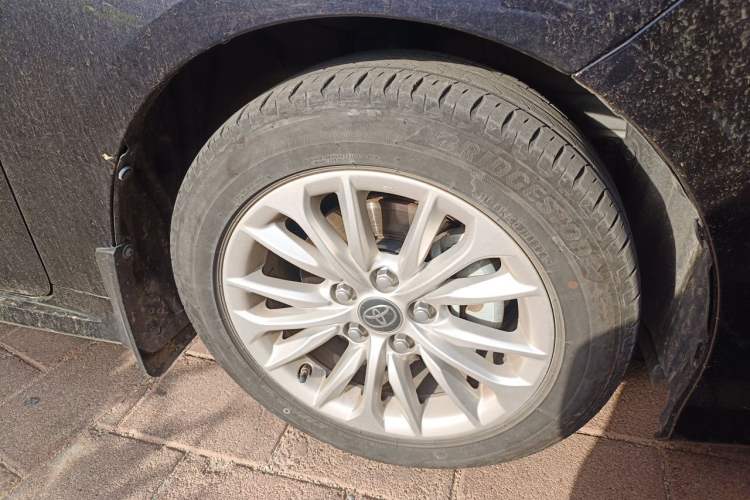 Used Toyota Allion 2021 2.0L Ambition Edition Right Front Wheel Hub