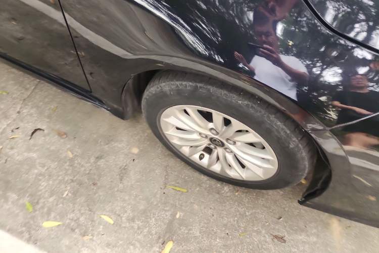Used Toyota Allion 2021 2.0L Luxury Edition Right Front Wheel Hub