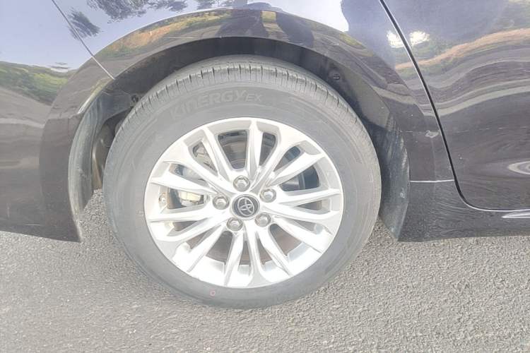 Used Toyota Allion 2021 2.0L Ambition Edition Right Rear Wheel Hub