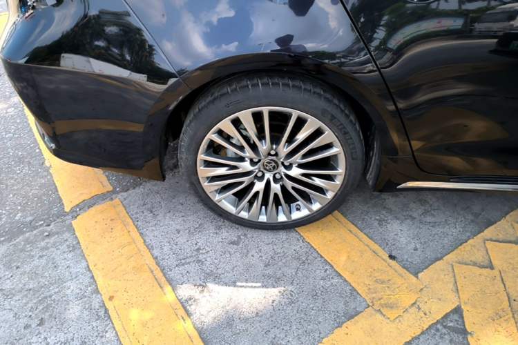 Used Toyota Allion 2021 2.0L Flagship Edition Right Rear Wheel Hub