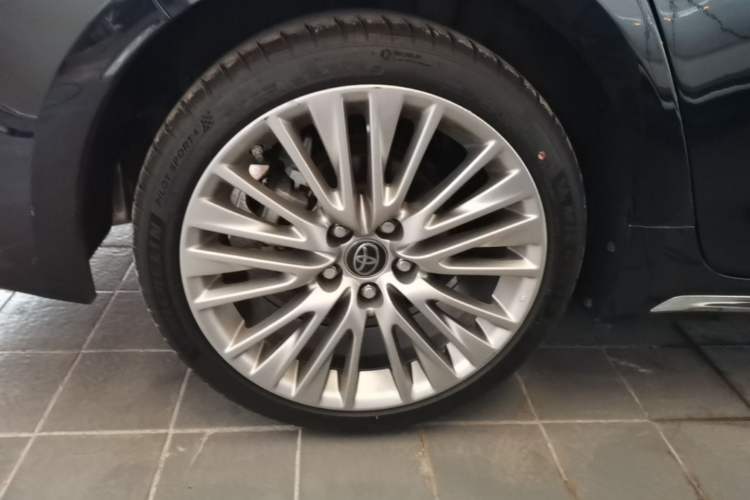 Used Toyota Allion 2021 2.0L Flagship Edition Right Rear Wheel Hub