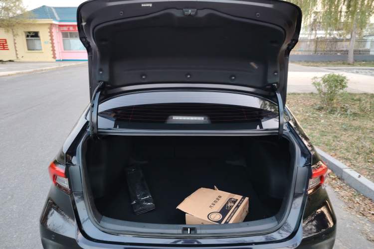 Used Toyota Allion 2021 2.0L Deluxe Edition Trunk