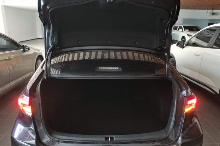 Used Toyota Allion 2021 2.0L Flagship Edition Trunk