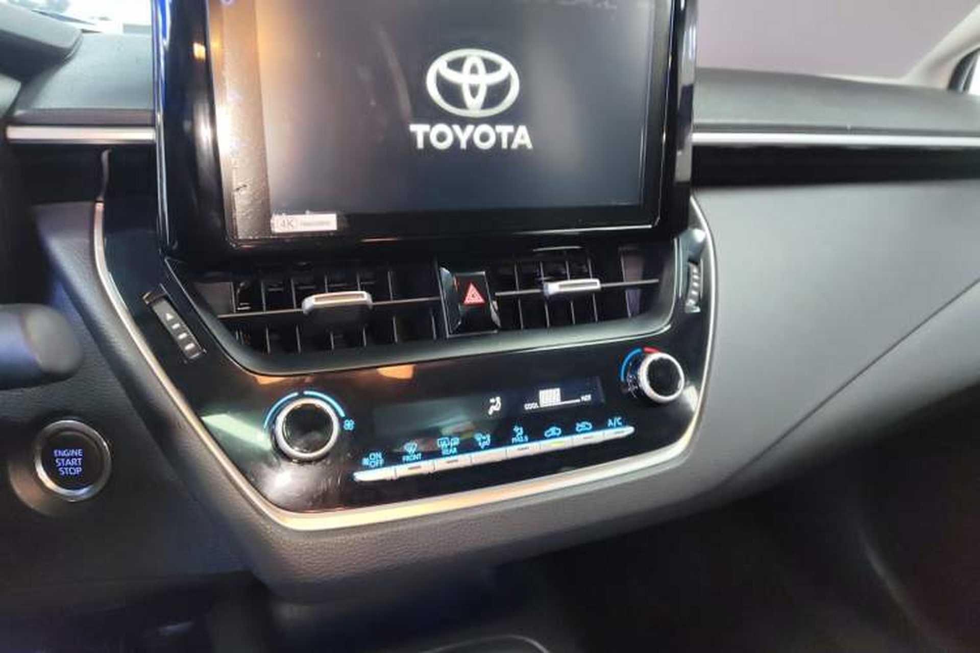 Used Toyota Allion 2021 2.0L Luxury Edition Audio And AC Panel