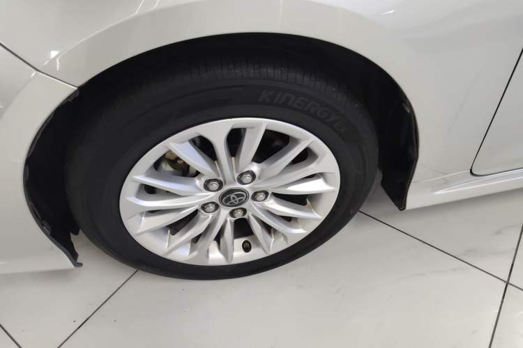 Used Toyota Allion 2021 2.0L Luxury Edition Left Front Wheel Hub