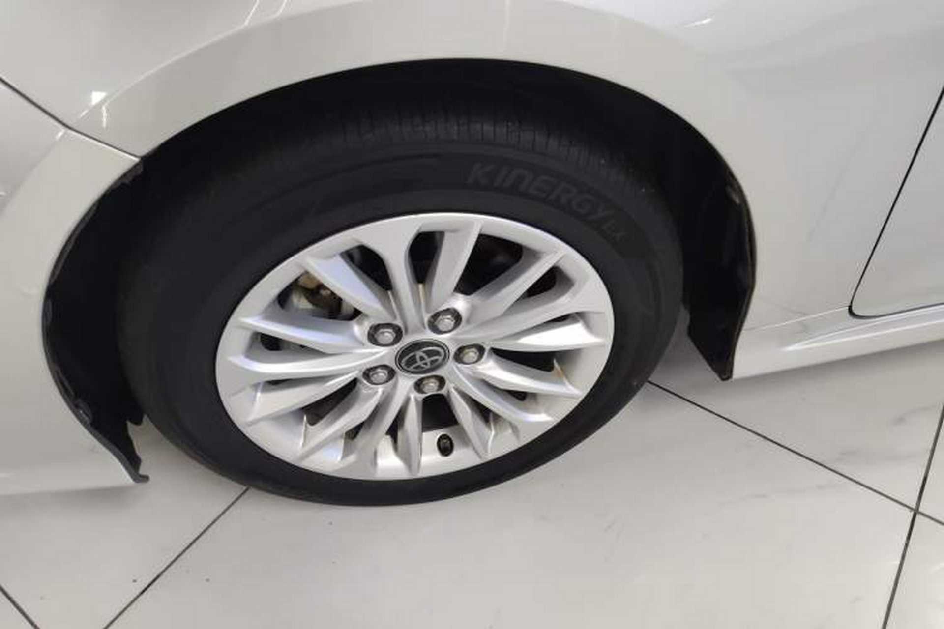 Used Toyota Allion 2021 2.0L Luxury Edition Left Front Wheel Hub
