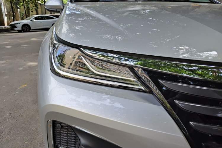 Used Toyota Allion 2021 2.0L Deluxe Edition Right Front Headlight