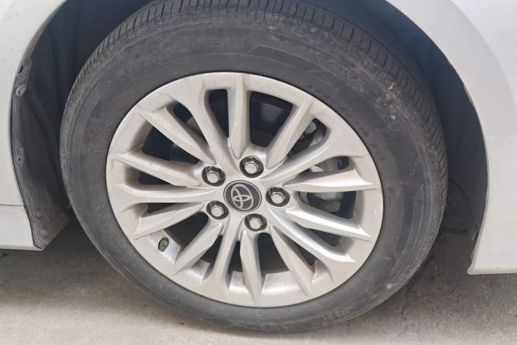 Used Toyota Allion 2021 2.0L Ambition Edition Right Front Wheel Hub