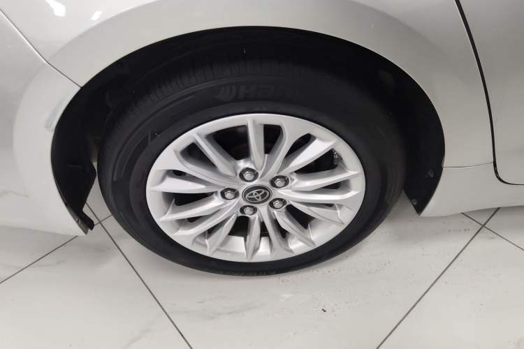 Used Toyota Allion 2021 2.0L Luxury Edition Right Rear Wheel Hub