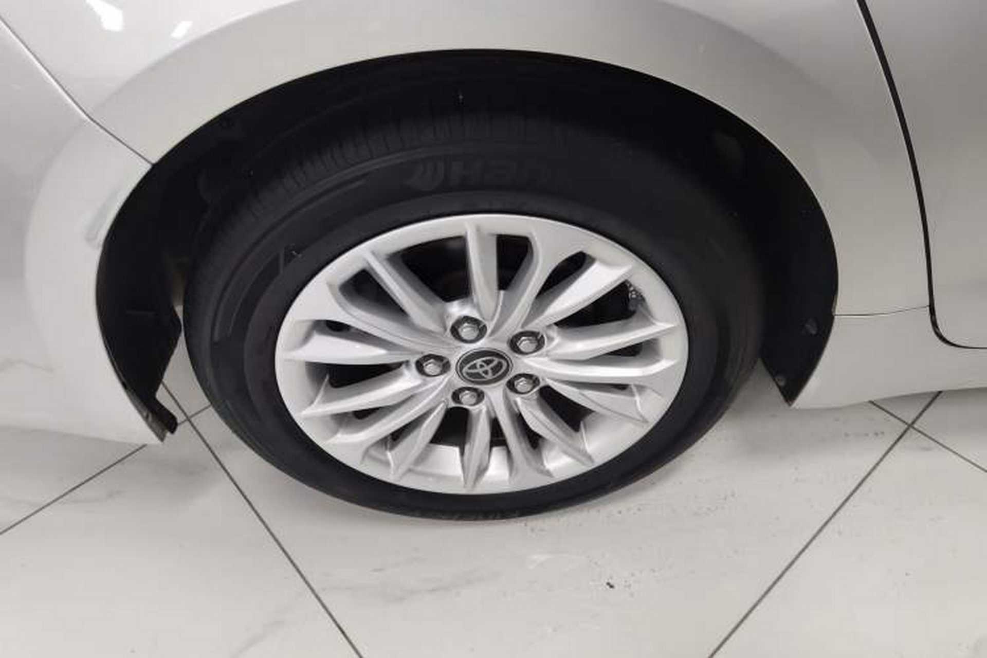 Used Toyota Allion 2021 2.0L Luxury Edition Right Rear Wheel Hub