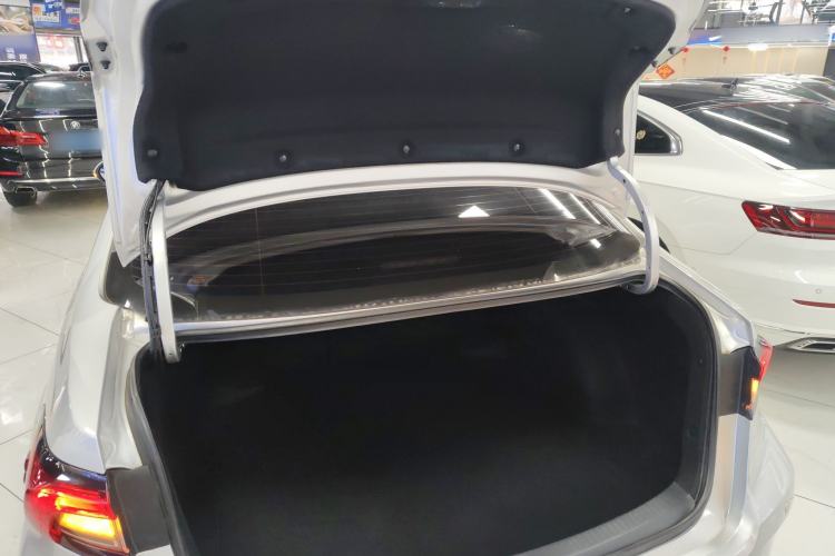 Used Toyota Allion 2021 2.0L Luxury Edition Trunk
