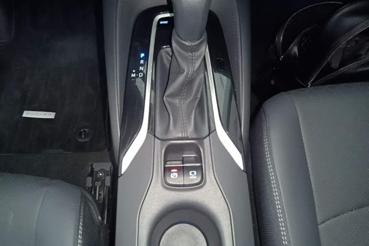 Used Toyota Allion 2021 2.0L Deluxe Edition Gear Lever