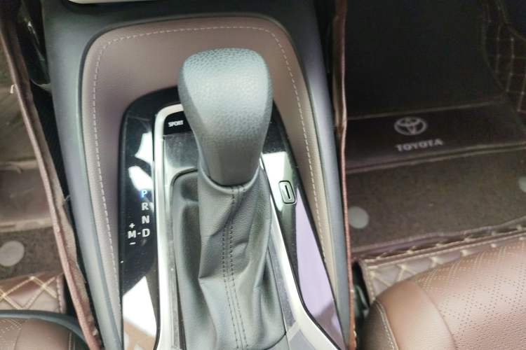 Used Toyota Allion 2021 2.0L Deluxe Edition Gear Lever