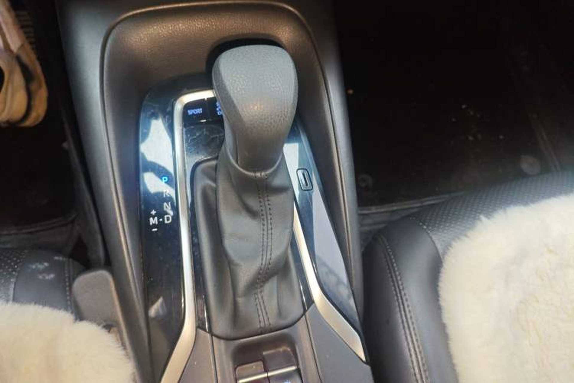 Used Toyota Allion 2021 2.0L Luxury Edition Gear Lever