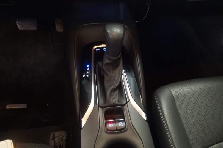Used Toyota Allion 2021 2.0L Deluxe Edition Gear Lever