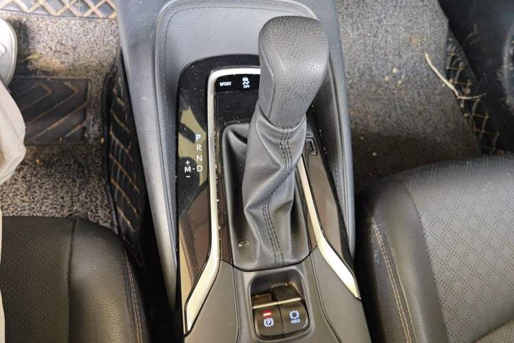 Used Toyota Allion 2021 2.0L Deluxe Edition Gear Lever