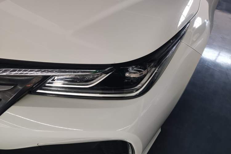 Used Toyota Allion 2021 2.0L Deluxe Edition Left Front Headlight