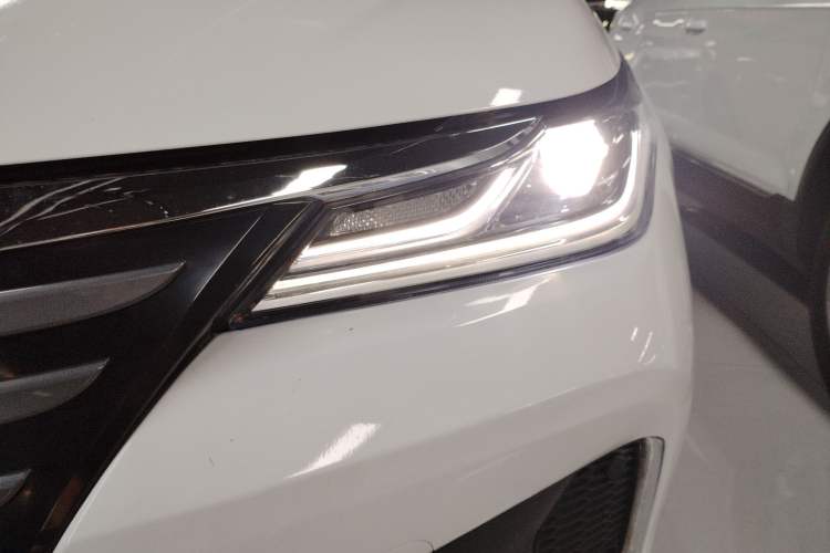 Used Toyota Allion 2021 2.0L Luxury Edition Left Front Headlight