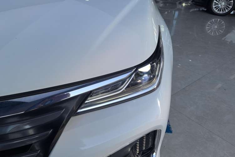 Used Toyota Allion 2021 2.0L Luxury Edition Left Front Headlight