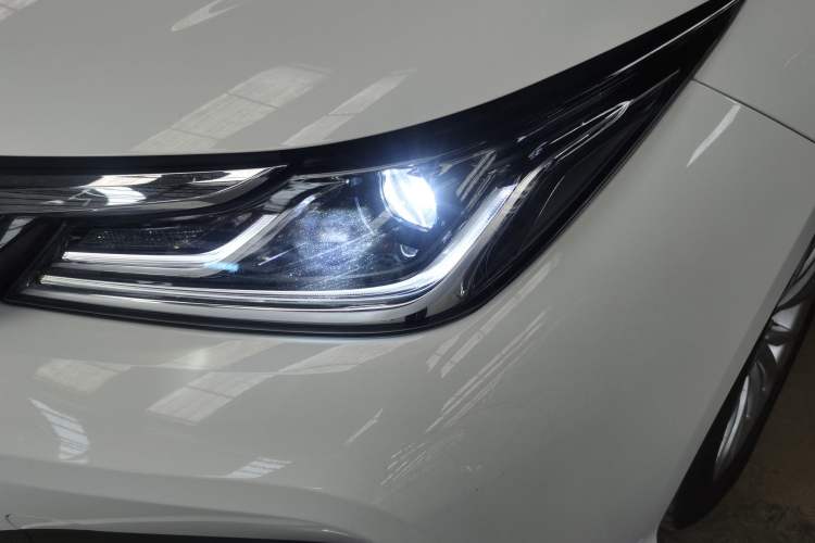 Used Toyota Allion 2021 2.0L Deluxe Edition Left Front Headlight