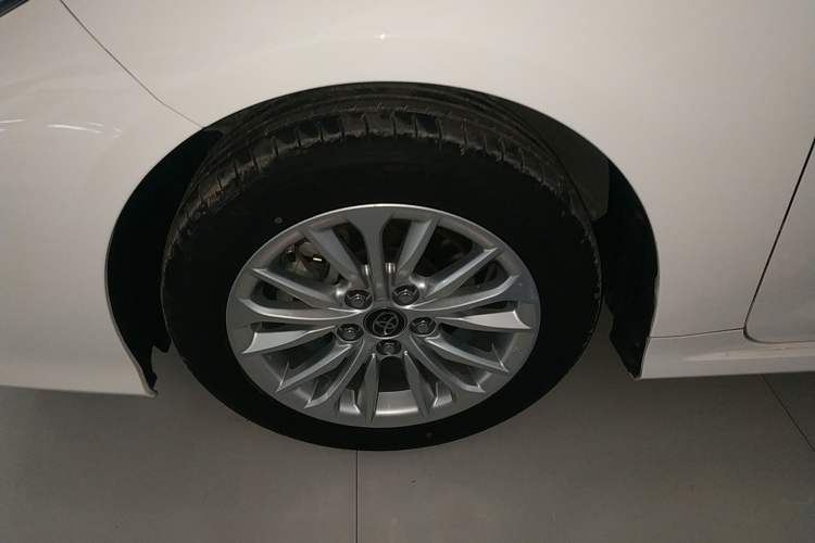 Used Toyota Allion 2021 2.0L Ambition Edition Left Front Wheel Hub