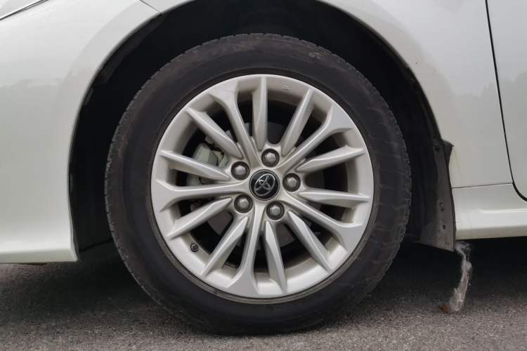 Used Toyota Allion 2021 2.0L Luxury Edition Left Front Wheel Hub
