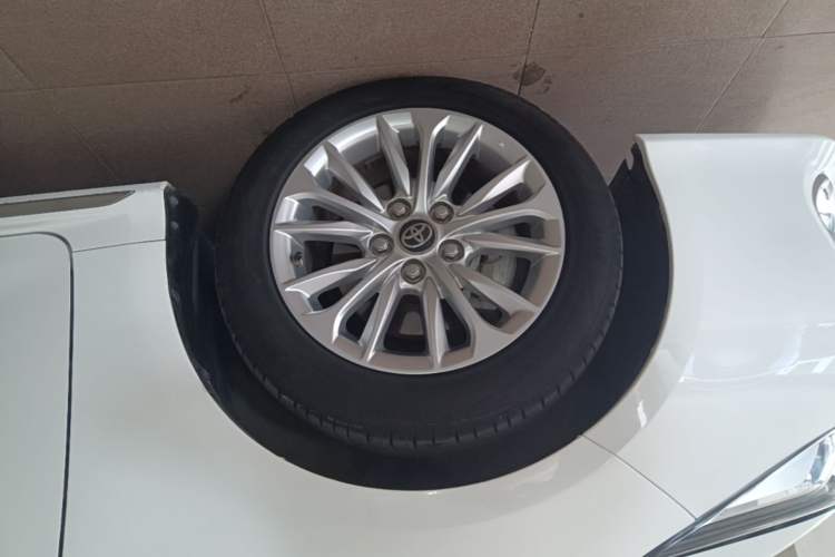 Used Toyota Allion 2021 2.0L Deluxe Edition Left Front Wheel Hub