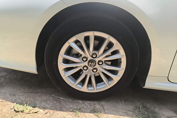 Used Toyota Allion 2021 2.0L Luxury Edition Left Front Wheel Hub