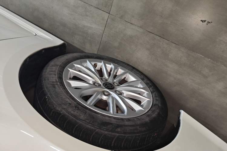 Used Toyota Allion 2021 2.0L Luxury Edition Left Front Wheel Hub