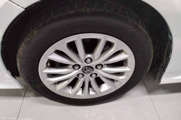 Used Toyota Allion 2021 2.0L Luxury Edition Left Front Wheel Hub
