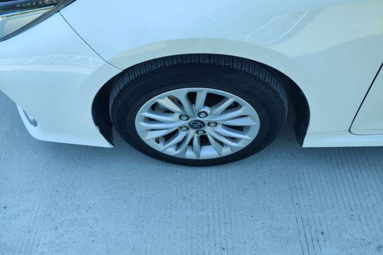 Used Toyota Allion 2021 2.0L Luxury Edition Left Front Wheel Hub
