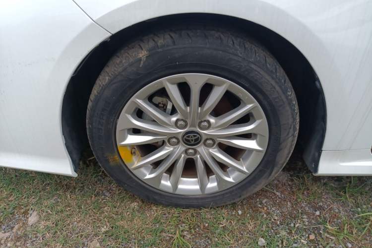 Used Toyota Allion 2021 2.0L Luxury Edition Left Front Wheel Hub