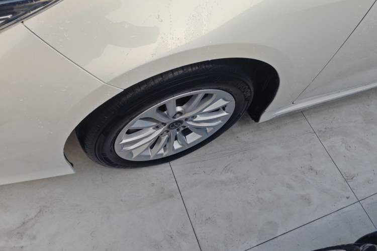 Used Toyota Allion 2021 2.0L Deluxe Edition Left Front Wheel Hub