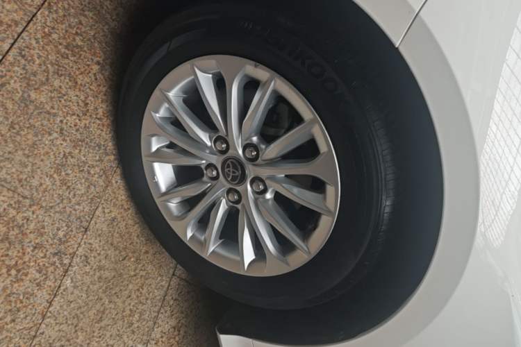 Used Toyota Allion 2021 2.0L Ambition Edition Left Front Wheel Hub
