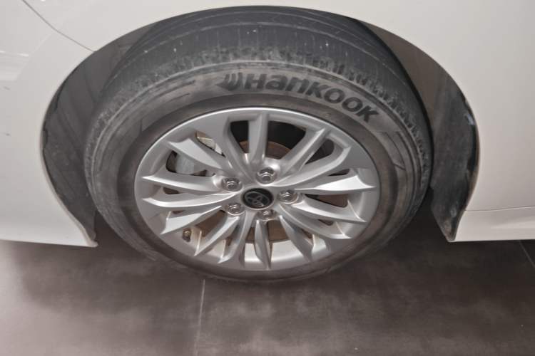 Used Toyota Allion 2021 2.0L Luxury Edition Left Front Wheel Hub