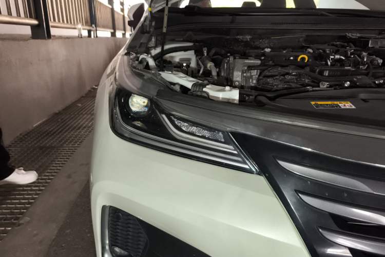 Used Toyota Allion 2021 2.0L Luxury Edition Right Front Headlight