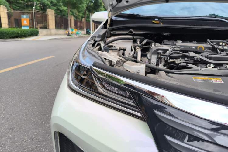 Used Toyota Allion 2021 2.0L Luxury Edition Right Front Headlight