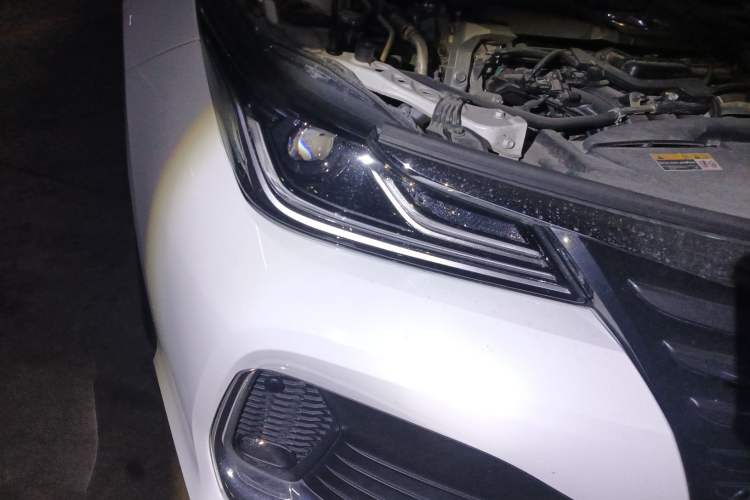 Used Toyota Allion 2021 2.0L Luxury Edition Right Front Headlight