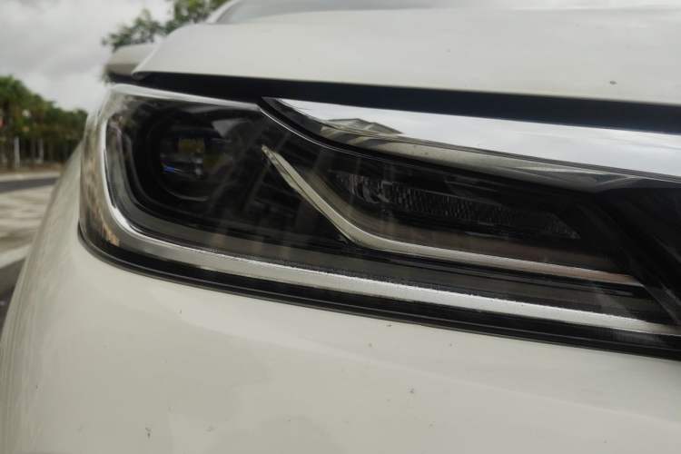 Used Toyota Allion 2021 2.0L Ambition Edition Right Front Headlight